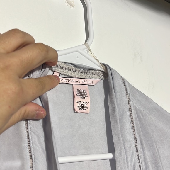 Victoria's Secret Light Blue Grey Lightweight Kimono Size XS/S - Picture 5 of 7